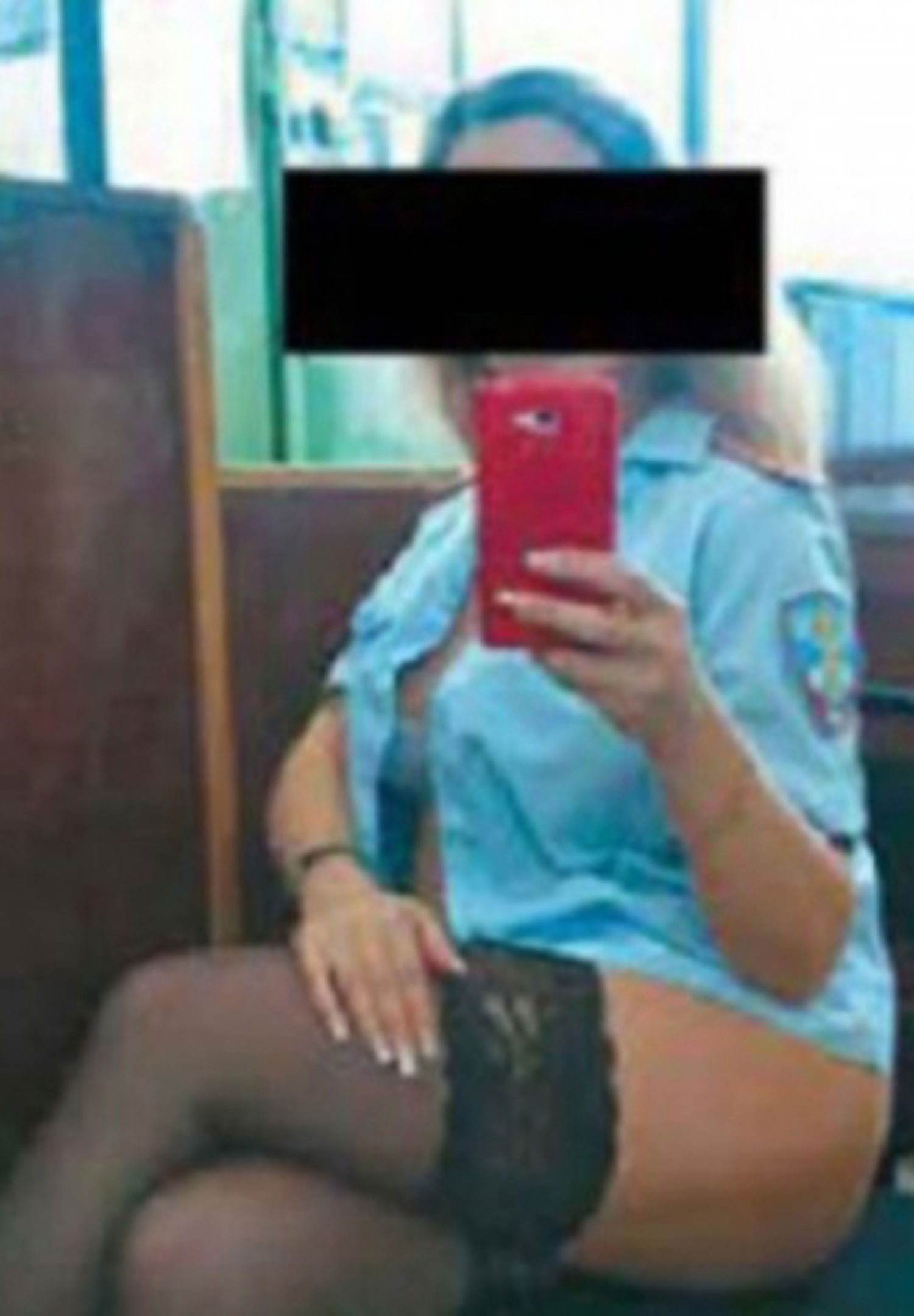 Рабочий разврат голой полицейской женщины